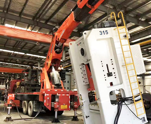 郧阳附近随车吊出租，轻松解决运输难题