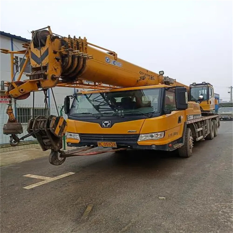 郧阳吊车出租保险：全面覆盖，安全无忧