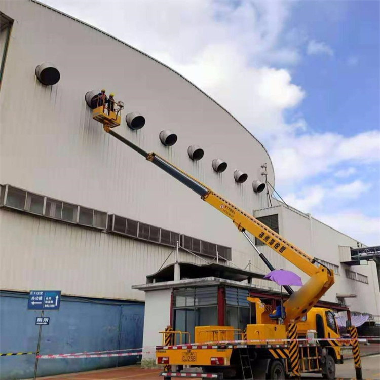 郧阳高空作业车出租服务：专业广告牌安装解决方案