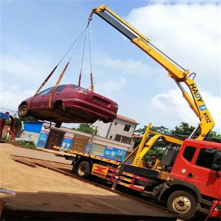 郧阳吊车吊汽车的正确方法